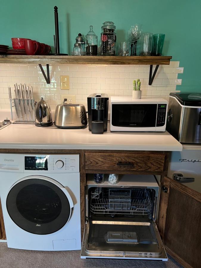 Apartament Cozy Loft With Parking And Private Patio W/ Grill Wilmington Zewnętrze zdjęcie